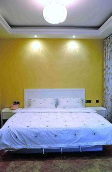 Yiguangnian Fashion Hotel เฟิ่งหวง ภายนอก รูปภาพ